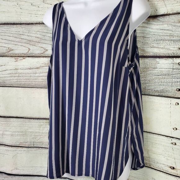 Old Navy Medium Navy Blue White Vertical Stripe Sleeveless Tank Top - Picture 2 of 6